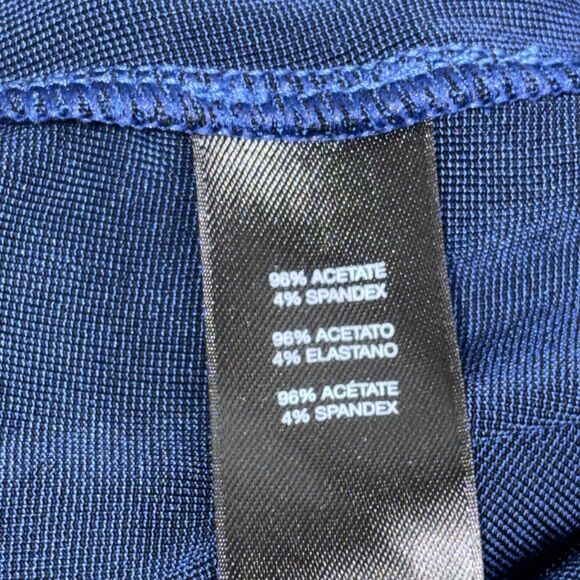 Chico’s Travelers Top Sz 1 (8-10) Deep Navy Blue Slinky Pullover 3/4 Sleeve Knit - Picture 7 of 8